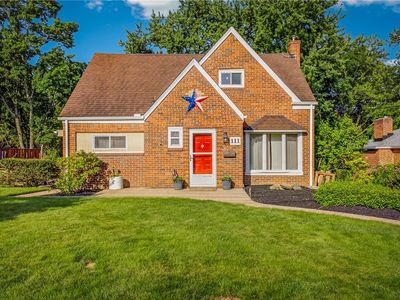 111 Green Oak Ln