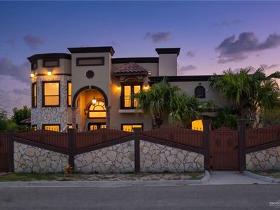 682 Alto Bonito St