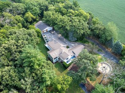 916 W Town Line Rd