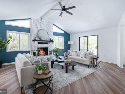 119 Larkspur Ln