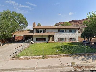 695 Hillside Dr