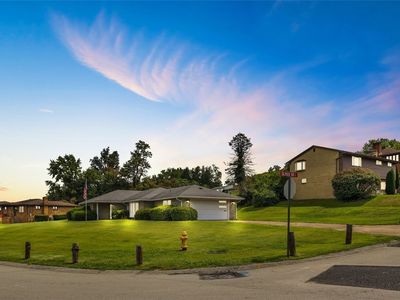 Property at 605 Regina Dr, Elizabeth, PA