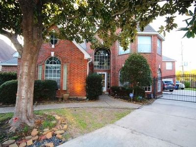 7006 Centre Grove Dr