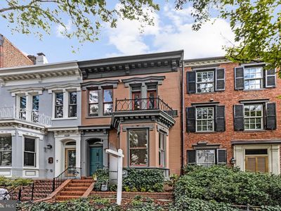 122 3rd St SE