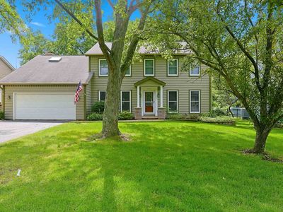 Property at 2528 Sun Valley Rd, Lisle, IL