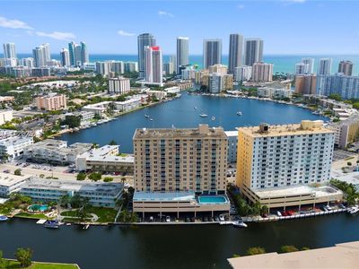 427 Golden Isles Dr APT 8A