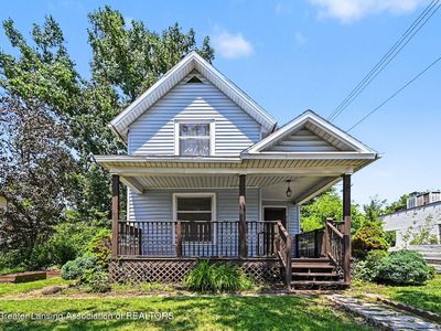 915 E Cesar E Chavez Ave