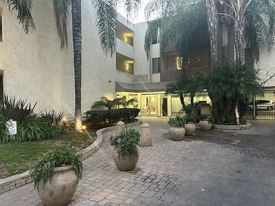 5325 Newcastle Ave UNIT 116