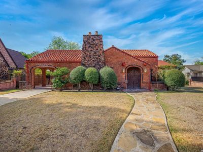 2150 W SUMMIT AVE