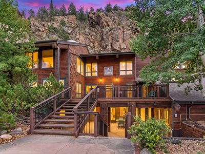 150 E Riverside Dr #4