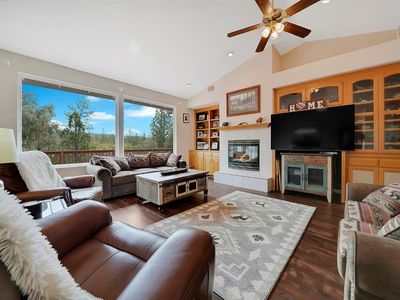 19010 Golden Oaks Ct