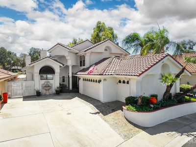 5805 Kings Canyon Dr