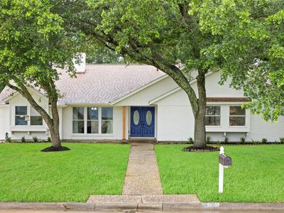 1911 Acacia St