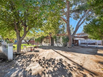 5685 Annie Oakley Dr