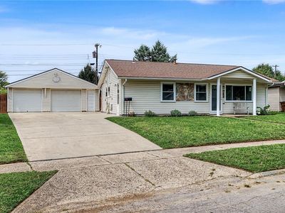 206 Ridgebury Dr