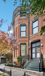 119 W Delaware Pl