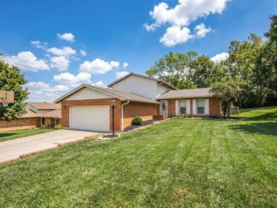90 Mollie Dr