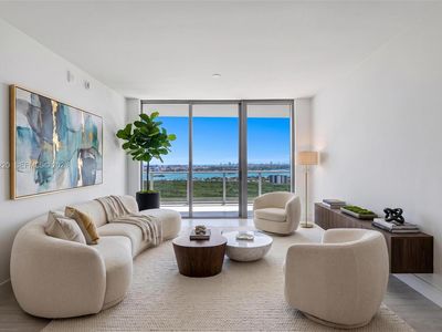 2411 Laguna Cir #2704