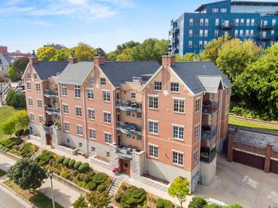 1809 North Commerce STREET #103