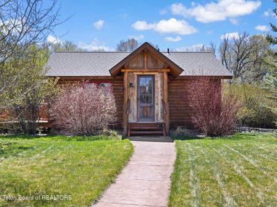 785 W Highway 33