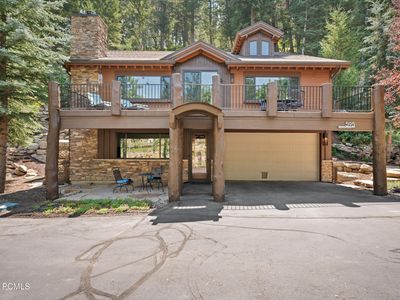 595 Parkview Dr