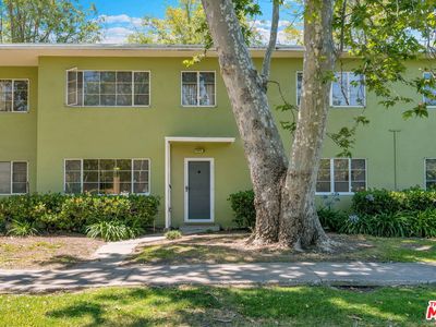 5516 Village Grn