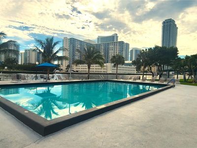 200 Leslie Dr APT 427