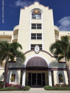 8911 Lake Dr APT 404