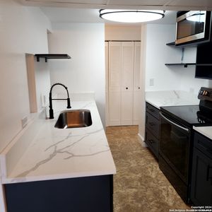 7039 San Pedro Ave #603