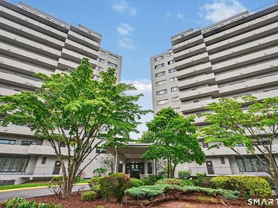 3200 Park Avenue #4C1