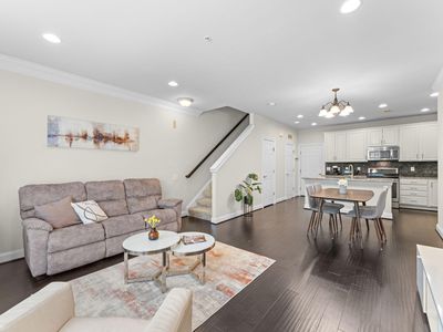 Property at 42831 Burrell Sq, Ashburn, VA