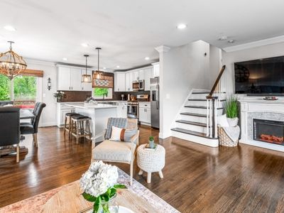 28 Chicjon Ln