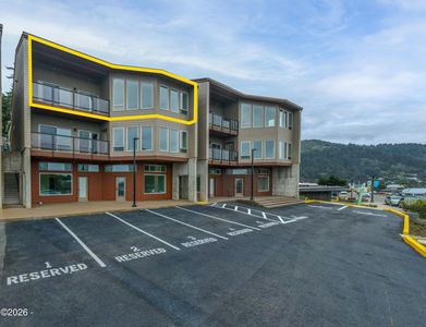 470 Highway 101 N #103