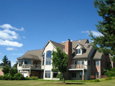 W294S5378 Holiday Oak Dr