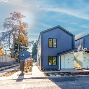 3738 SE Harvey St #1