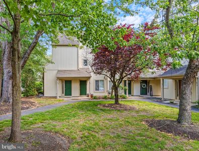 384 Woodlake Dr