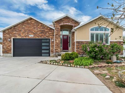 7658 S 1095 E
