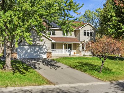Property at 1320 Wildflower Ln, Chaska, MN