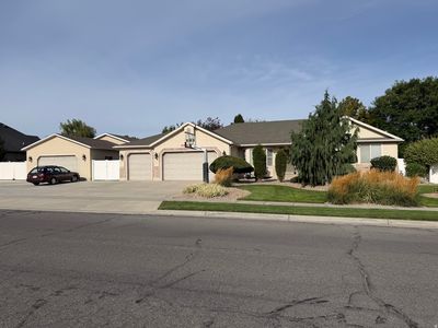 12548 S Harvest Spring Ln