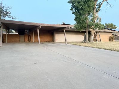 1600 Graham Dr