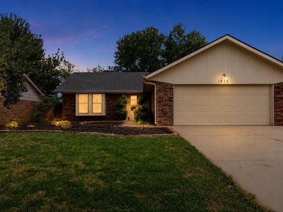 1815 N Briarwood Dr
