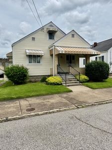 1032 MORTON AVE.