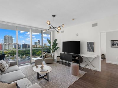 79 SW 12th St APT 2204