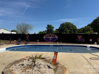 1087 Greenbriar Dr