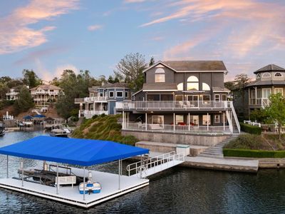 1136 Shoreline Ct