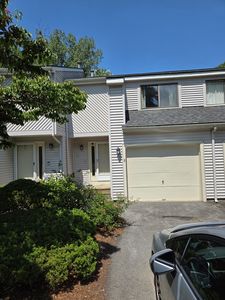 8 John Dr #8