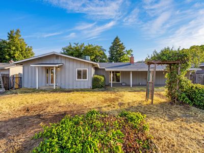 1943 Lindeena Ln