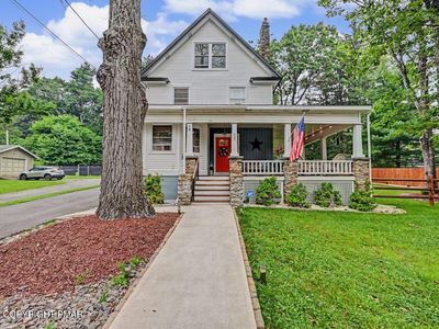 58 Fairview Ave