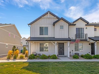 842 N Old Ranch Rd