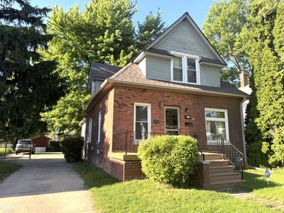 98 Gallup Ave